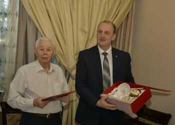 В 90-летний юбилей ветеран получил поздравление от губернатора Челябинской области