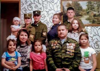 Губернатор наградил маму семерых детей из Сосновского района