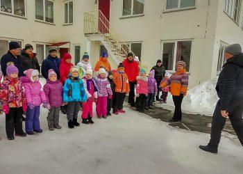 В Рощино дети и родители участвовали в «Зарнице»