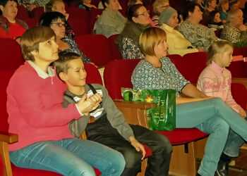 Сосновский район в числе лидирующих по устройству детей-сирот в замещающие семьи