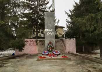 Пожар на мемориале в Долгодеревенском: поджог, хулиганство или короткое замыкание?