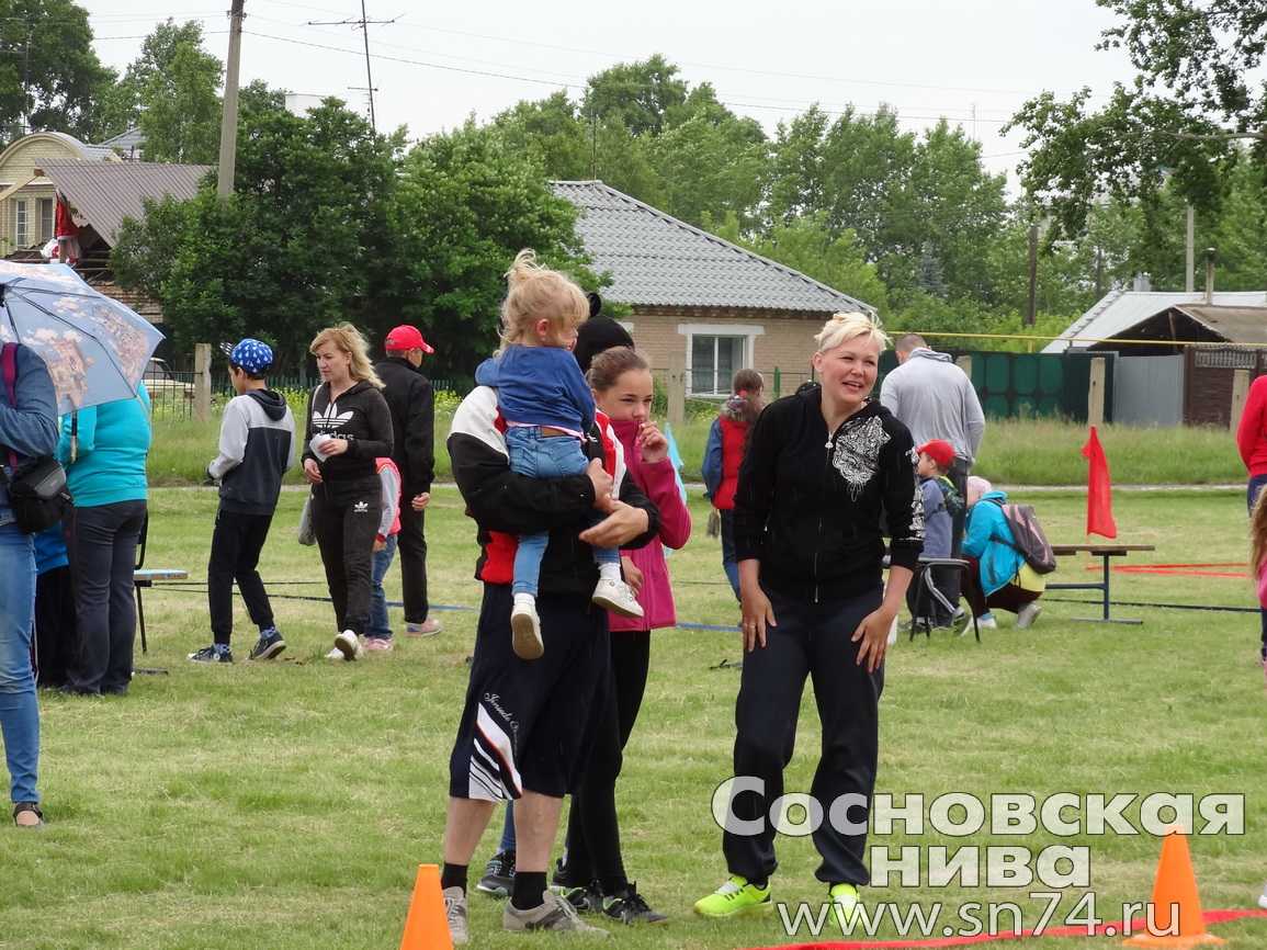 Семья из Рощино победила в спортивном конкурсе на фестивале «Долгая-жизнь»  - Сосновская Нива