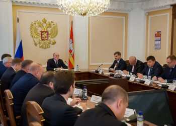 Совещание с правоохранителями провел глава региона Борис Дубровский