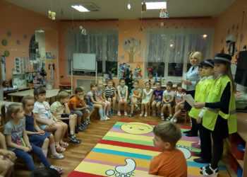 Дошколятам из Долгодеревенского напомнили о безопасном поведении на дороге