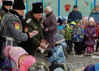 «Зарничка-2018»: дошкольники из Долгодеревенского играли вместе с папами