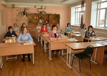 В Долгодеревенской школе родители сдавали ЕГЭ по русскому языку