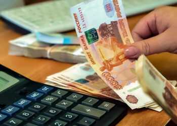 В Сосновском районе директору назначен штраф за невыплату зарплаты