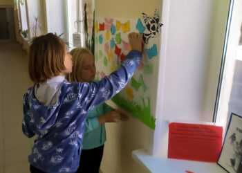 Посетители Полетаевской библиотеки создали «Дерево жизни»