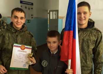 В Полевом выпускники школы помогли провести «Зарницу» для ребят