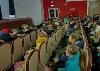 Сотрудники Полетаевской библиотеки провели для ребят урок мужества