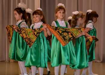 Маленькие сосновцы отважно пели и плясали на сцене Рощинского ДК
