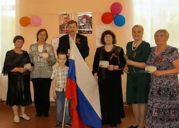 В Саргазах взрослые и дети читали стихи о войне