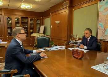 Алексей Текслер рассказал Виталию Мутко о расселении дома в Магнитогорске