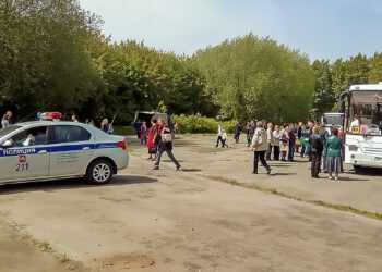 В Сосновском районе автобусы с детьми сопровождают сотрудники ГИБДД