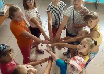 Браслет – как символ дружбы: в Бутаках прошел мастер-класс для ребят