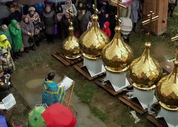 Самодеятельные артисты помогут оплатить купола строящегося храма