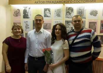Шесть пар из Сосновского района зарегистрировались накануне Дня матери
