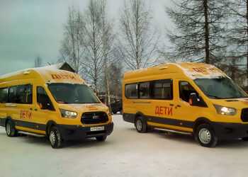 Три школы Сосновского района получили новые автобусы