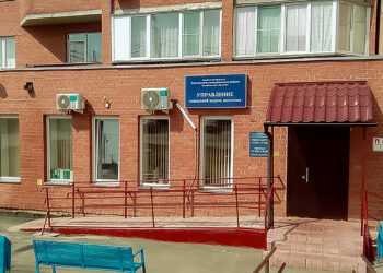 Слухи вокруг детей и опекуна из Полетаево прокомментировали в УСЗН