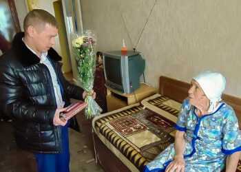 В Долгодеревенском поселении фронтовикам и труженикам тыла вручили награды