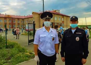 Полицейские Сосновского района обеспечили безопасность на линейках