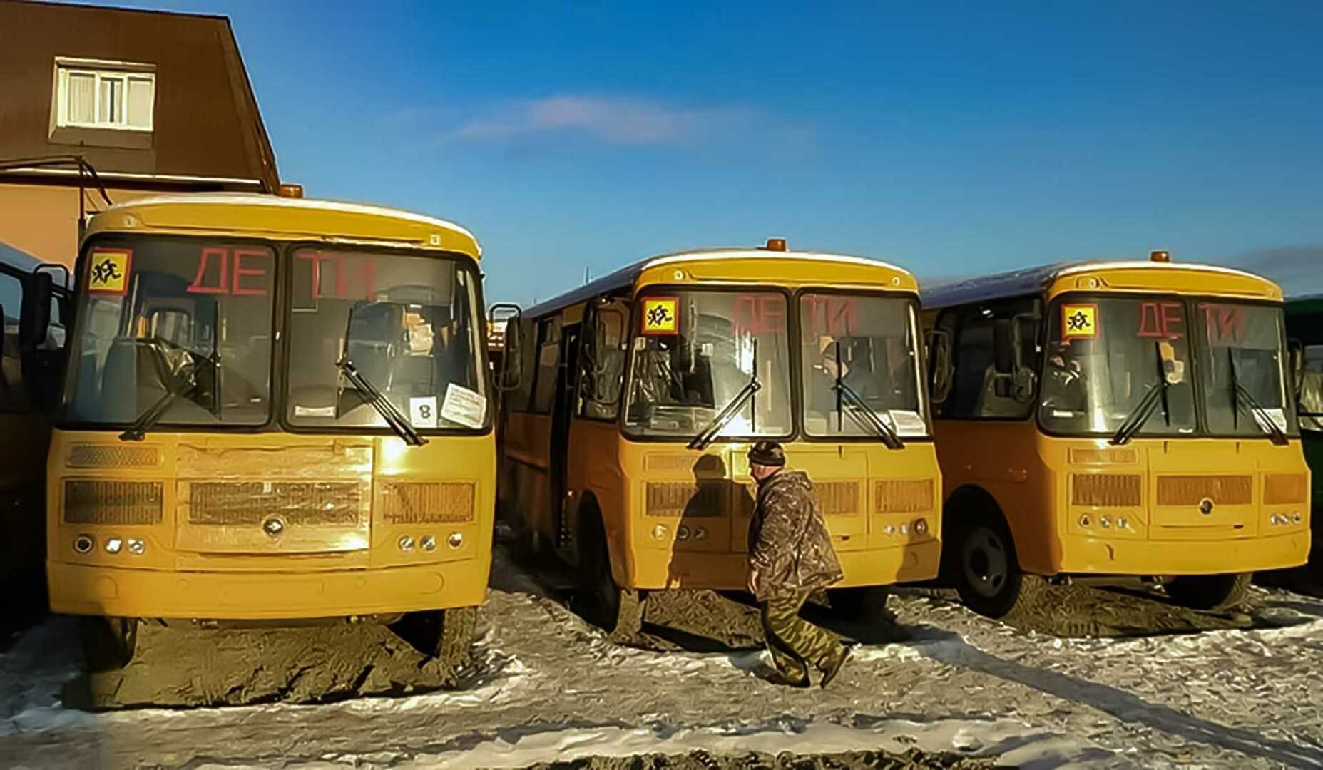 5 автобус челябинск. Школьный автобус НЕФАЗ. Школьный автобус Челябинск. Челябинский школьный автобус. Школьный автобус КАМАЗ.