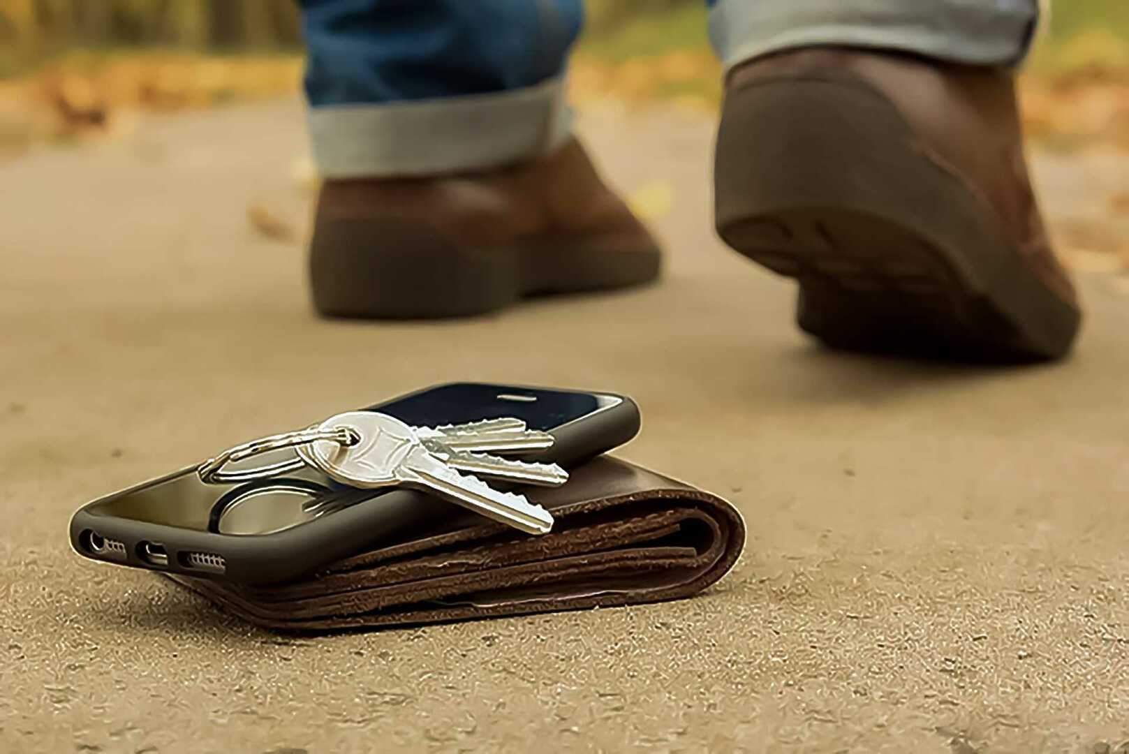 Первое потерян. Найденные вещи. Потеря вещей. Утерянные вещи. Пропавшие вещи.