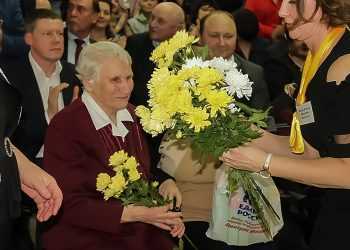 Ветеран Солнечной школы отмечает 90-летний юбилей