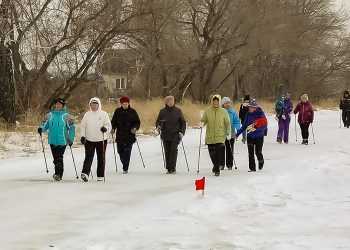 Жительница Долгодеревенского рассказала о плюсах скандинавской ходьбы