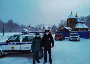На Крещение полицейские обеспечили безопасность в храмах и у купелей