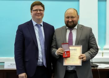 Евгений Ваганов награжден Почетным знаком за развитие местного самоуправления