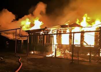 Пожары в Сосновском районе уничтожили частные дома, бани и автомобили