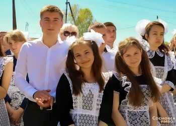 Для выпускников Сосновского района прозвенит «последний звонок»