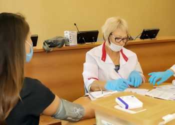 В Белом Хуторе в субботу организуют вакцинацию и диспансеризацию
