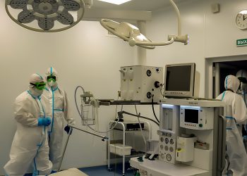 Наблюдаем за COVID-19: привитых пациентов в реанимации Малой Сосновки нет