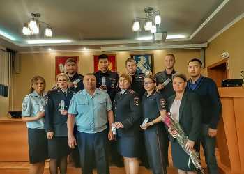 Новые звания и выход на пенсию: сосновские полицейские принимали поздравления