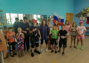 В Бутаках прошла акция «Ленточка России»