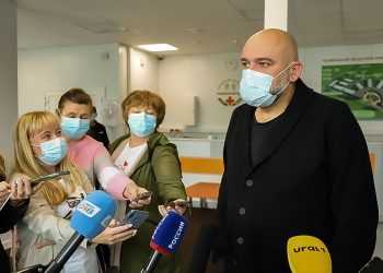 В Челябинск приехал главврач «Коммунарки» Денис Проценко