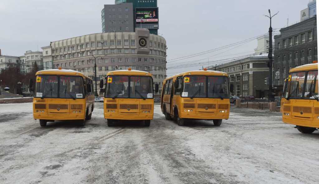 Школы Челябинской области получили новые автобусы
