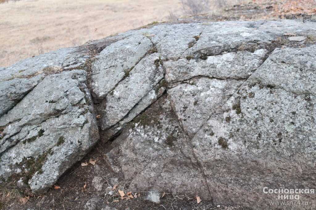 Камни в Шигаево обработаны древним художником?