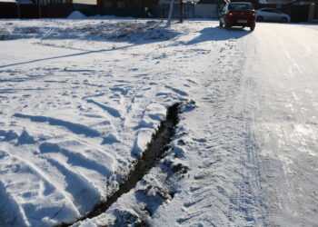 В Долгодеревенском проснулся уличный родник