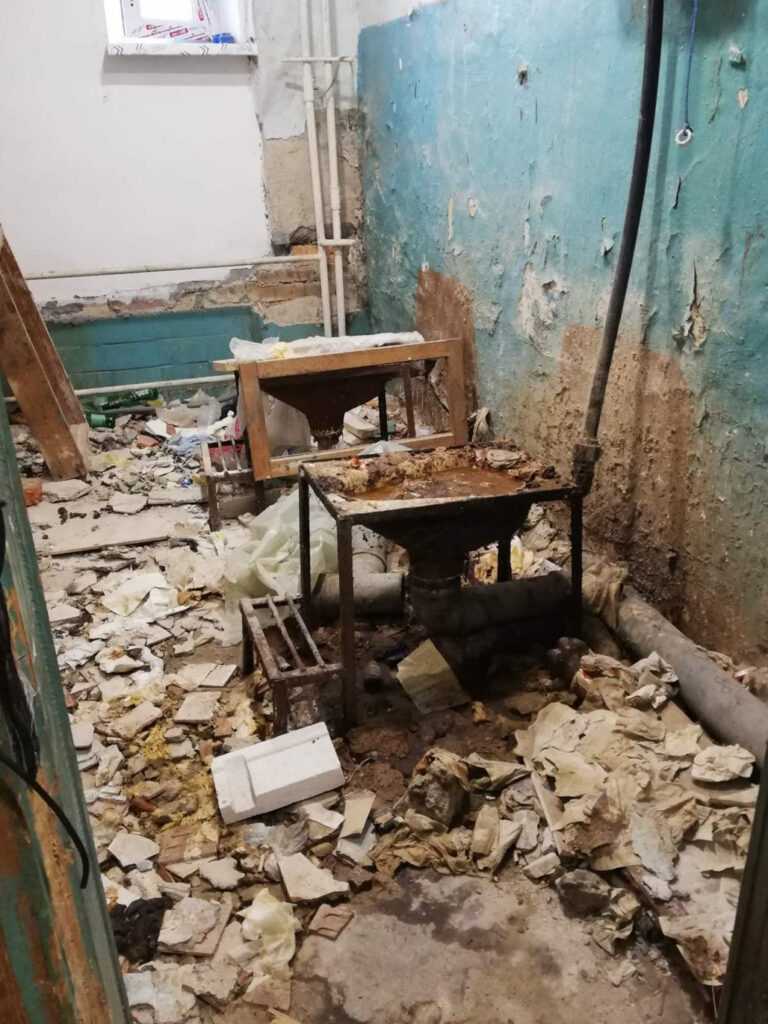 Жители общежития в учхозе жалуются на неисправные туалеты