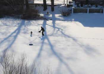 В Сосновском районе запрещено выходить на лед