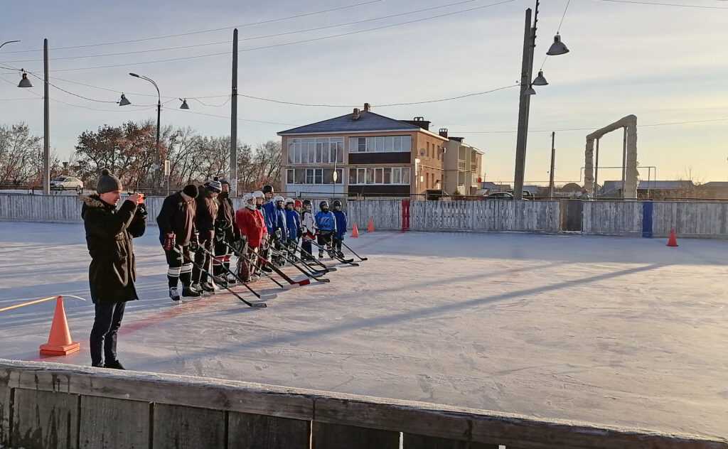 Хоккейные команды Солнечного открыли сезон