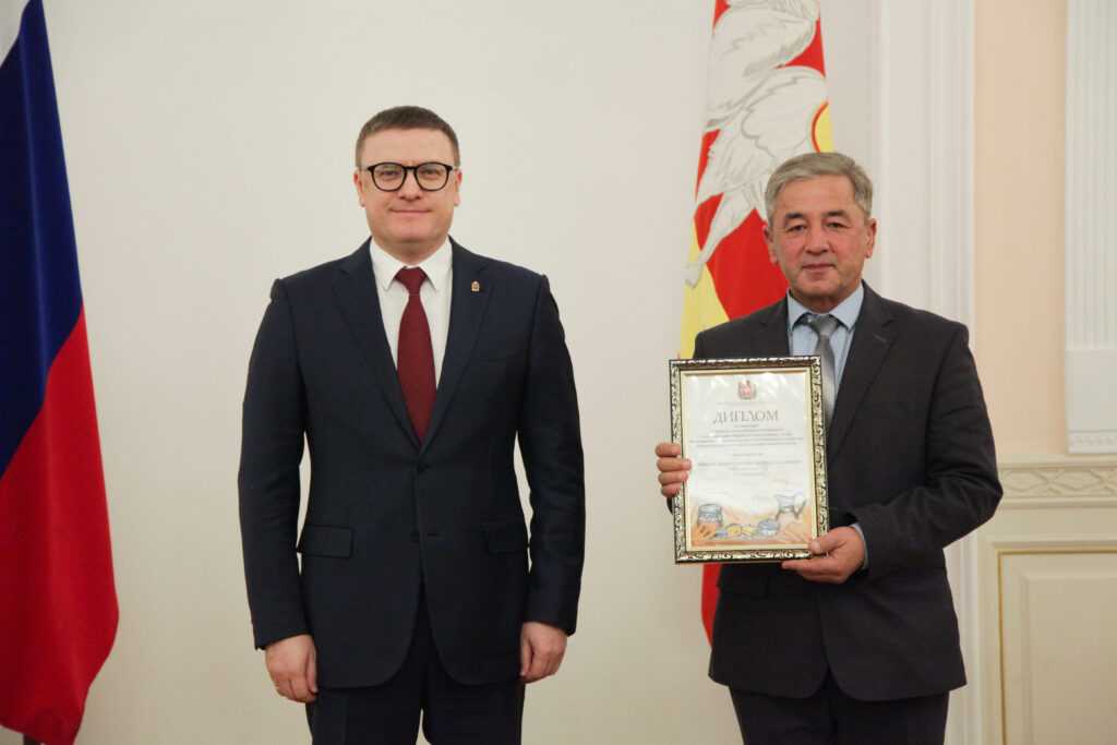 Губернатор Алексей Текслер наградил лучших аграриев области