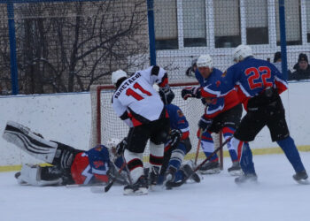 Разыгран Кубок главы Сосновского района по хоккею с шайбой
