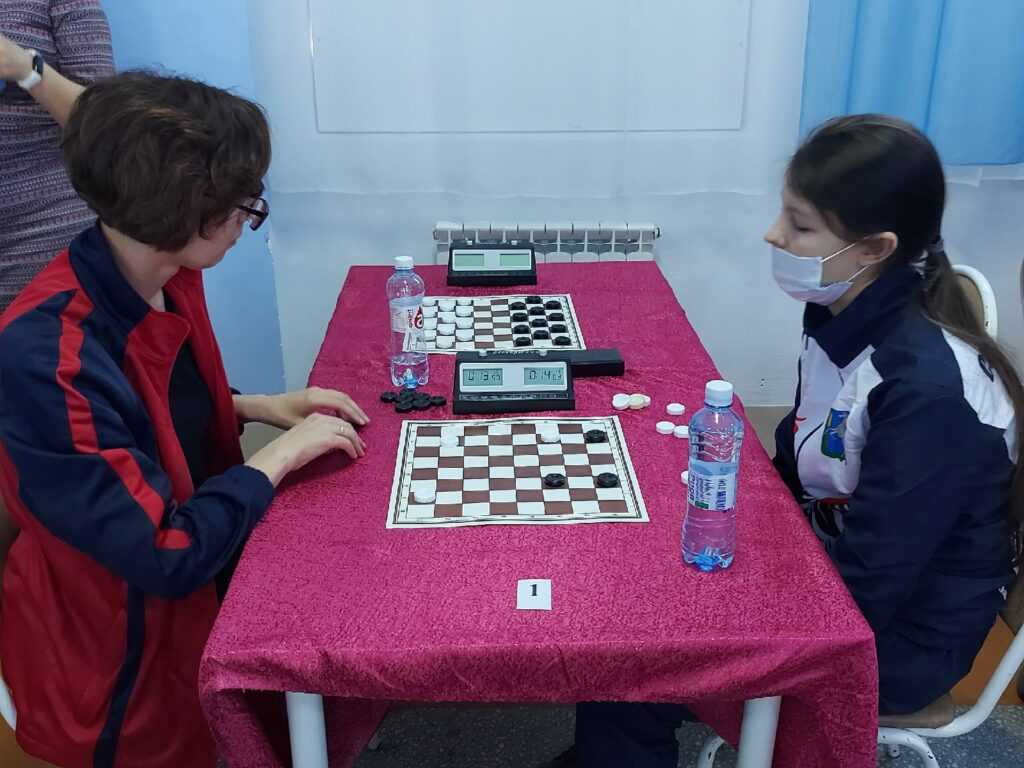 Сосновские шашисты и футболистки едут на «Уральскую метелицу»