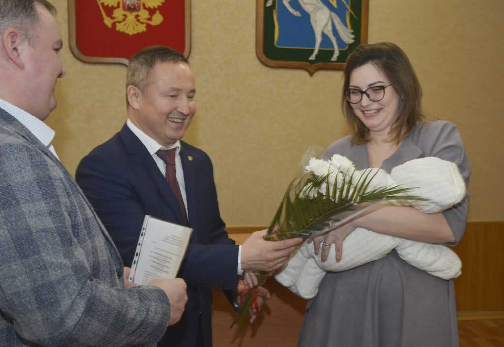 Молодым семьям Сосновского района государство помогает с жильём