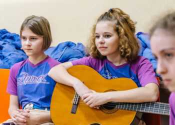 Юных бардов приглашают на конкурс «Мировые песни в «Артеке»