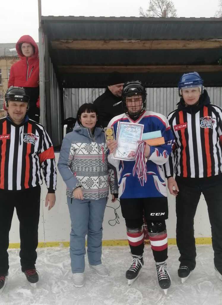 Юные хоккеисты сыграли в Томинском